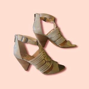 Vince Camuto, Distressed Gold, Vintage Textured, New in box 9.5 W